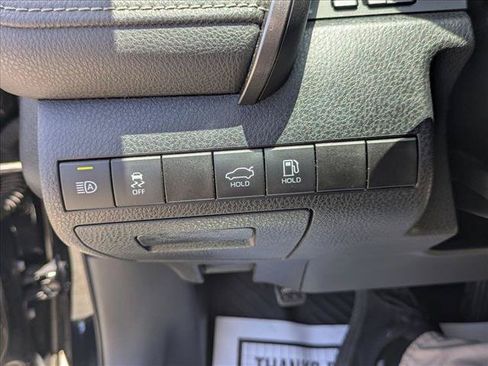 Used 2021 Toyota Camry SE w/ Convenience Package FWD image 12
