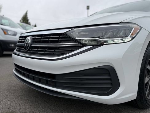 Used 2023 Volkswagen Jetta S image 15