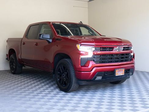 Used 2024 Chevrolet Silverado 1500 RST w/ Z71 Off-Road Package AWD/4WD image 6