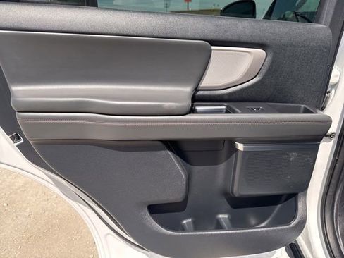 Used 2025 Ford Expedition Active AWD/4WD image 29