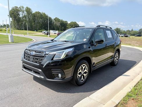 Certified 2023 Subaru Forester Premium w/ Popular Package #2 AWD/4WD image 3