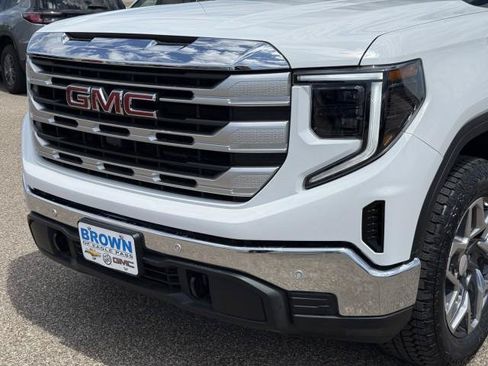 New 2026 GMC Sierra 1500 SLE w/ Preferred Package RWD image 15
