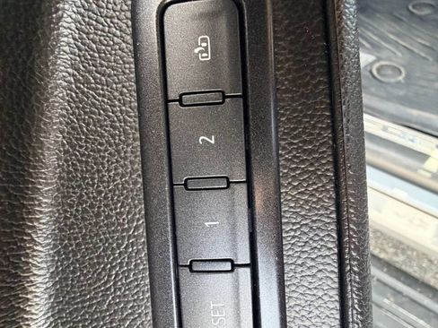 Used 2019 GMC Yukon XL Denali w/ Denali Ultimate Package AWD/4WD image 17