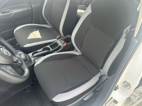 Used 2025 Nissan Versa S w/ Trunk Package image 17