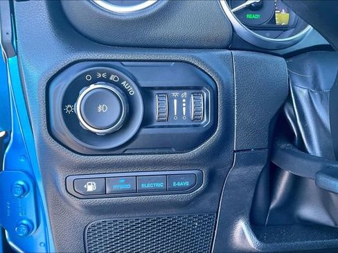 Used 2022 Jeep Wrangler Unlimited Sahara w/ Cold Weather Group AWD/4WD image 13