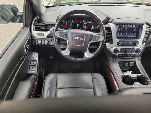 Used 2019 GMC Yukon XL SLT w/ Graphite Performance Edition AWD/4WD image 15