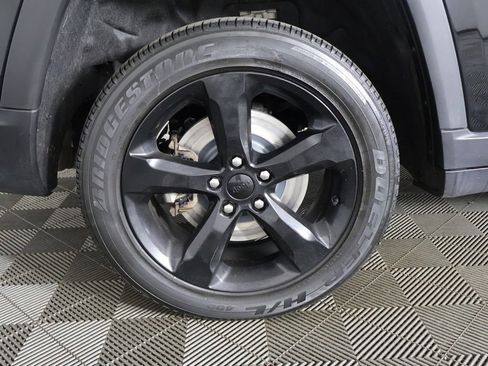 Used 2023 Jeep Grand Cherokee L Laredo AWD/4WD image 20