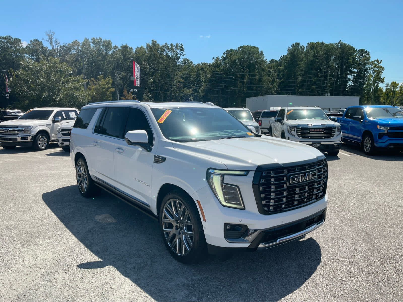 Used 2026 GMC Yukon XL Denali Ultimate AWD/4WD image 3