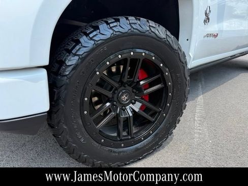 Used 2022 GMC Sierra 1500 AT4 w/ AT4 Premium Package AWD/4WD image 2
