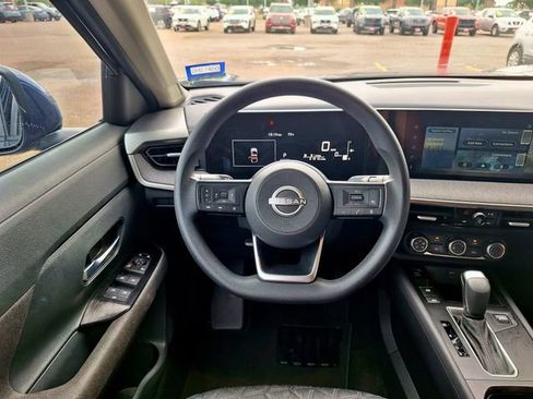 Certified 2025 Nissan Kicks SV image 10