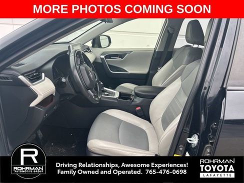 Used 2019 Toyota RAV4 Limited w/ Carpet Mat Package image 19