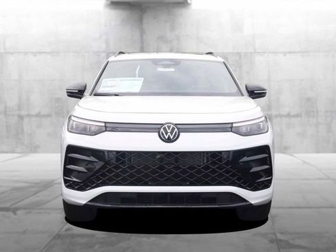 New 2026 Volkswagen Tiguan SE R-Line image 4