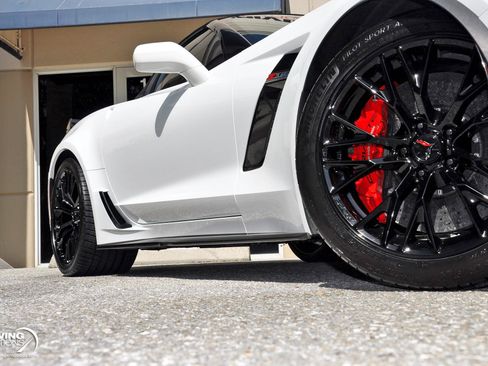 Used 2019 Chevrolet Corvette Z06 RWD image 13