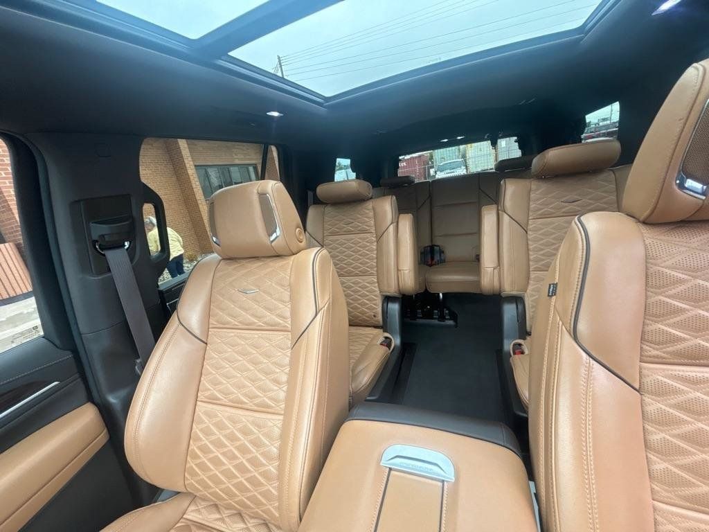 Used 2023 Cadillac Escalade Sport w/ Touring Package RWD image 13