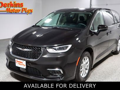 Used 2023 Chrysler Pacifica Touring-L