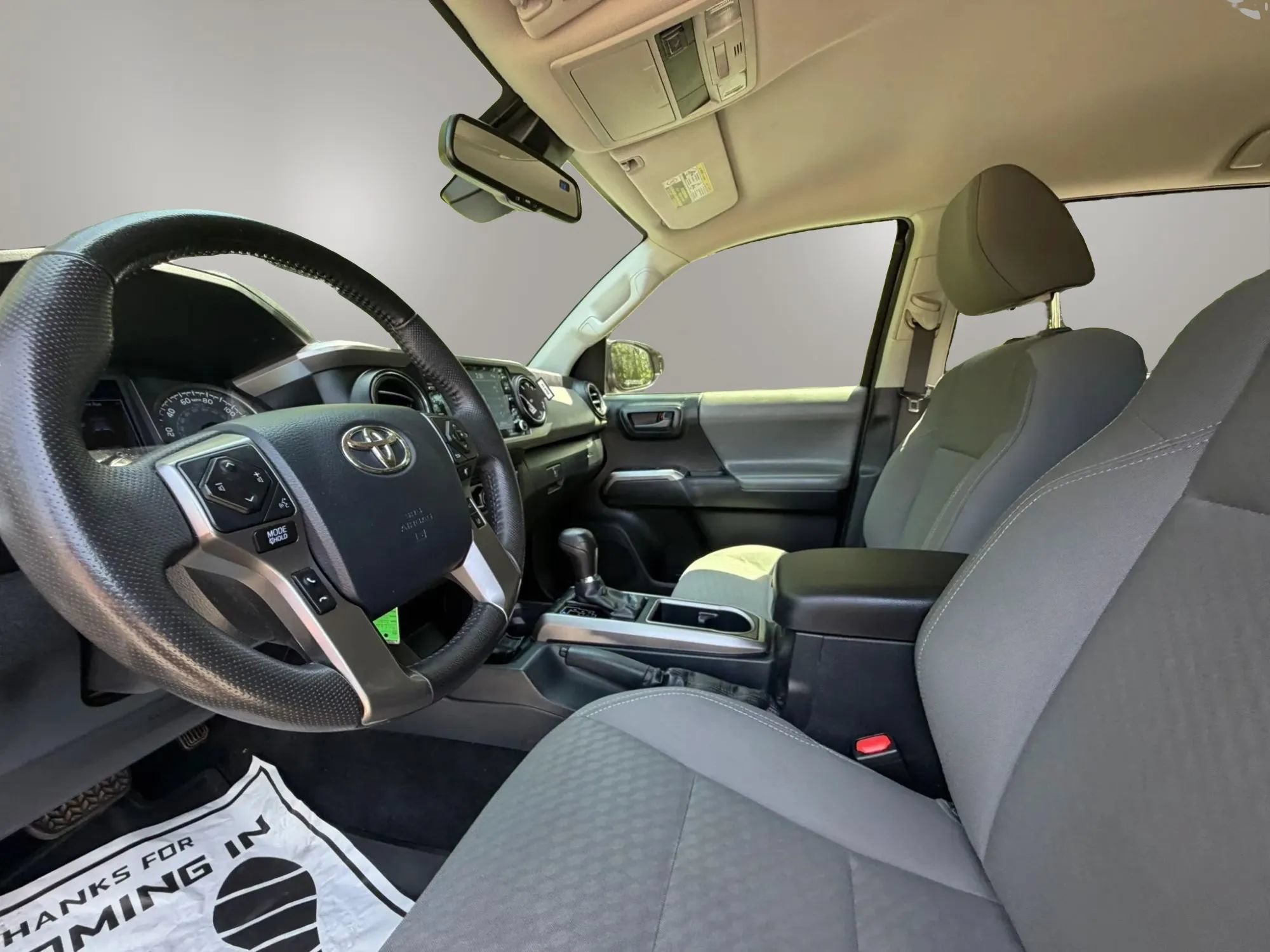 Used 2020 Toyota Tacoma SR5 AWD/4WD image 14
