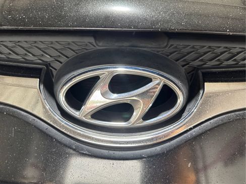 Used 2014 Hyundai Veloster w/ Technology Package 03 FWD image 25
