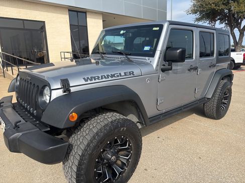 Used 2016 Jeep Wrangler Unlimited Sport image 4