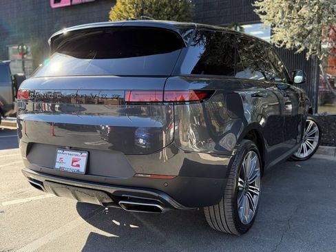 Used 2024 Land Rover Range Rover Sport SE image 12