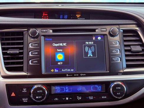 Used 2018 Toyota Highlander Plus image 23