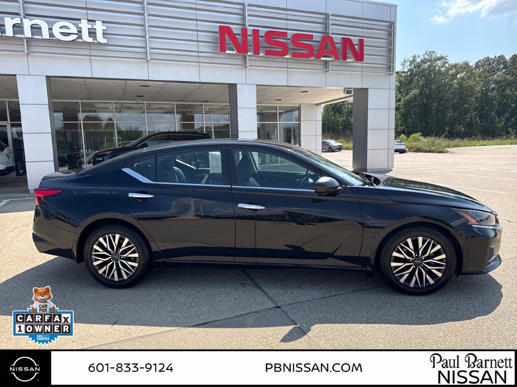 Used 2024 Nissan Altima 2.5 SV FWD image 5