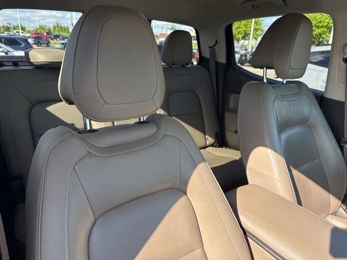 Used 2017 GMC Canyon SLT w/ Driver Alert Package AWD/4WD image 13