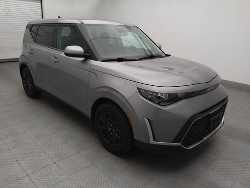 Used 2023 Kia Soul LX FWD image 11