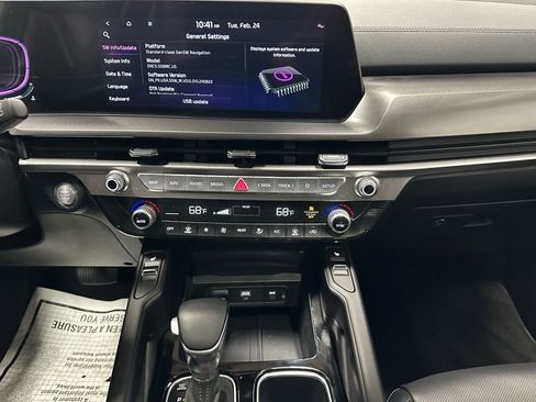 Used 2025 Kia Telluride S image 33
