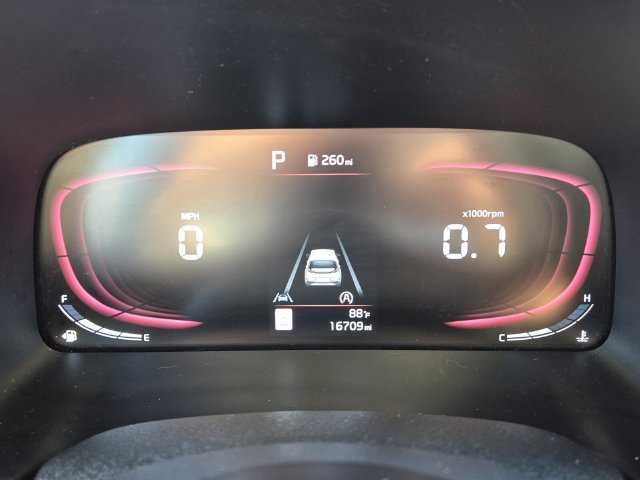 Used 2025 Kia Soul LX w/ LX Technology Package FWD image 29