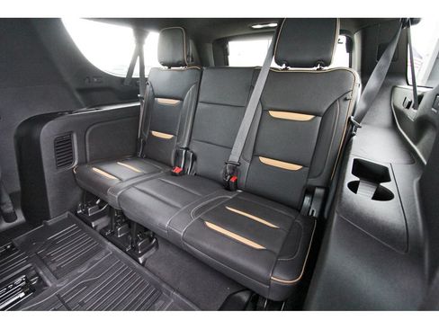 Used 2024 GMC Yukon XL AT4 w/ AT4 Premium Package AWD/4WD image 13