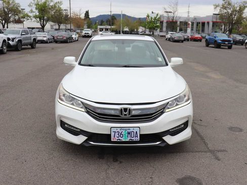 Used 2017 Honda Accord EX-L image 2