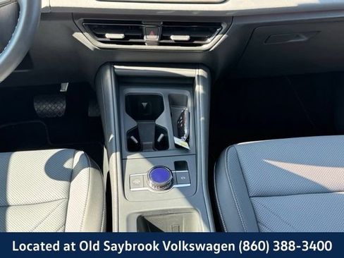Used 2025 Volkswagen Tiguan SE AWD/4WD image 16