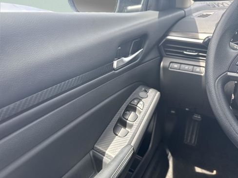 Used 2025 Nissan Altima 2.5 SV FWD image 14