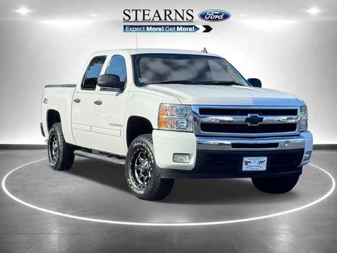 Used 2009 Chevrolet Silverado 1500 LT w/ Power Pack Plus AWD/4WD image 1