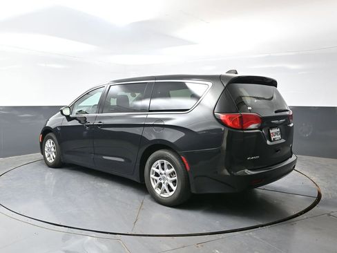 Used 2023 Chrysler Voyager LX FWD image 12