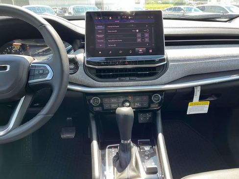 Used 2022 Jeep Compass Latitude w/ Convenience Group AWD/4WD image 19