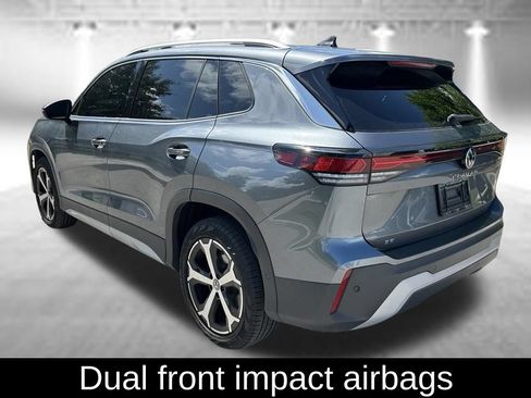 Certified 2025 Volkswagen Tiguan SE FWD image 7