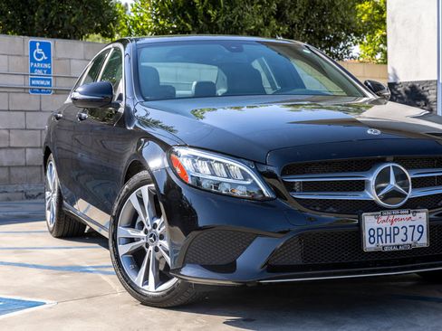 Used 2020 Mercedes-Benz C 300 Sedan image 3