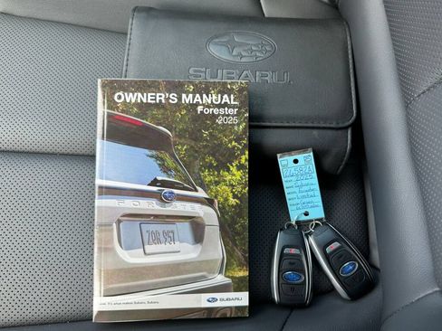 Used 2025 Subaru Forester Limited AWD/4WD image 33