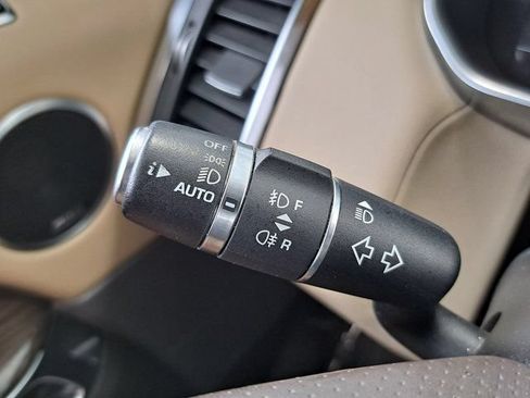 Used 2018 Land Rover Range Rover Sport HSE AWD/4WD image 12