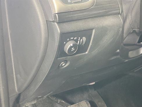 Used 2022 Jeep Grand Cherokee Laredo X image 10