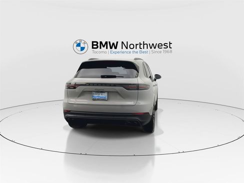 Used 2022 Porsche Cayenne Platinum Edition w/ Premium Package Plus AWD/4WD image 2