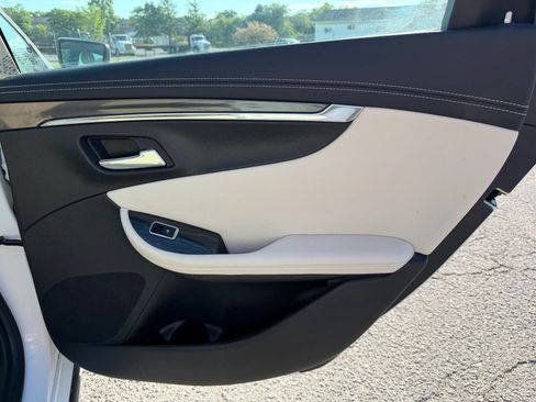 Used 2018 Chevrolet Impala LT w/ Sunroof and Spoiler Package FWD image 27