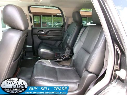 Used 2011 Cadillac Escalade Luxury image 14