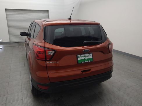 Used 2019 Ford Escape S image 6