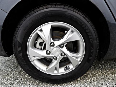 Used 2021 Hyundai Elantra SE image 20