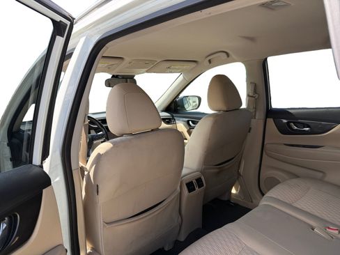 Used 2020 Nissan Rogue SV w/ Premium Package FWD image 9
