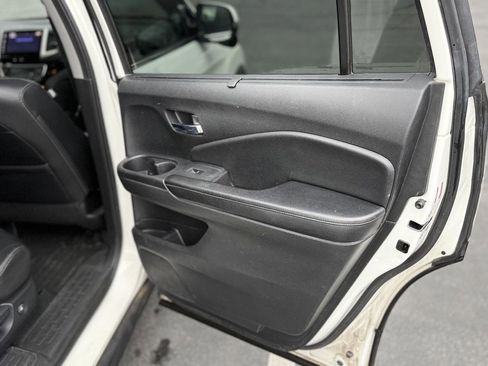 Used 2017 Honda Pilot Touring image 33