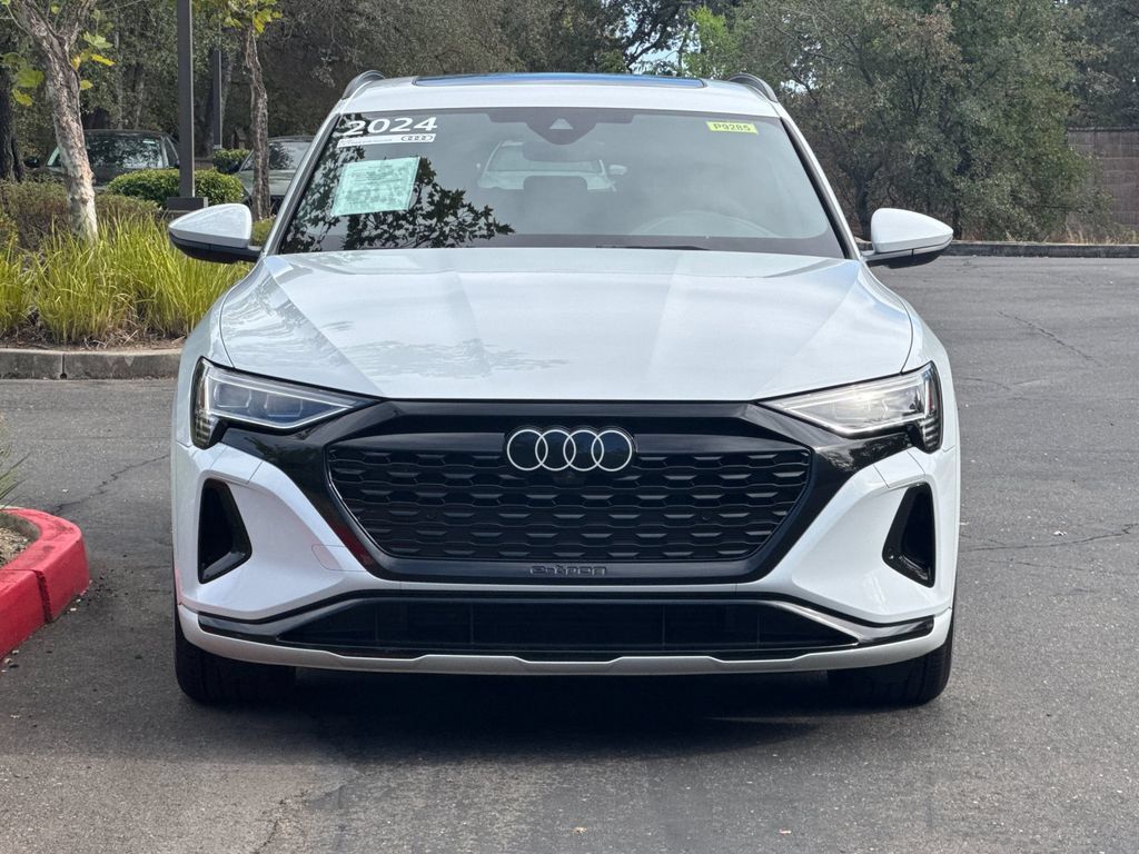 Used 2024 Audi Q8 e-tron Premium Plus AWD/4WD image 10