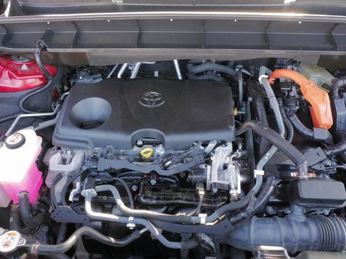 Used 2021 Toyota Highlander LE image 32